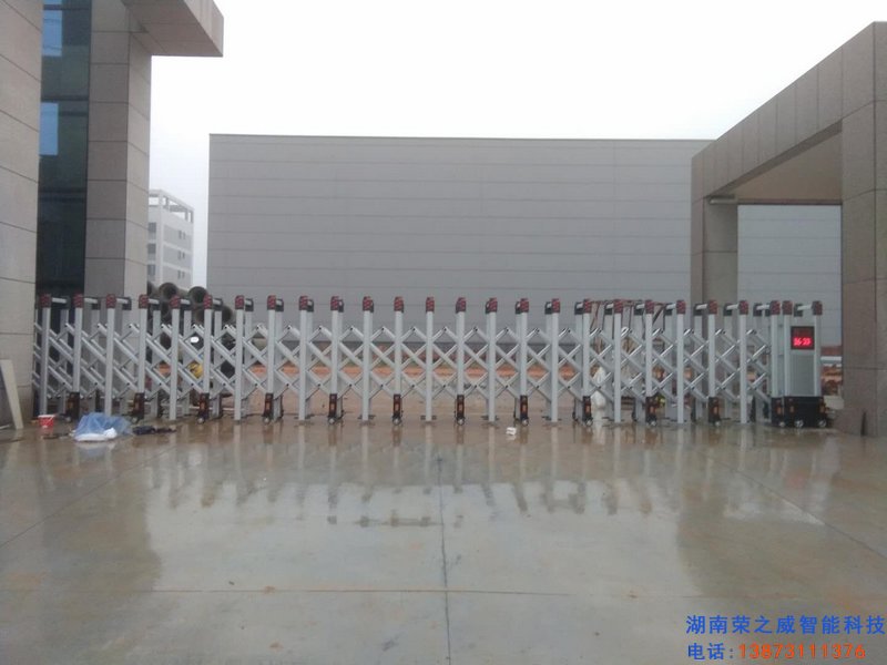 長(zhǎng)沙伸縮門(mén),長(zhǎng)沙電動(dòng)門(mén),長(zhǎng)沙電動(dòng)伸縮門(mén),長(zhǎng)沙伸縮門(mén),長(zhǎng)沙電動(dòng)伸縮門(mén)廠